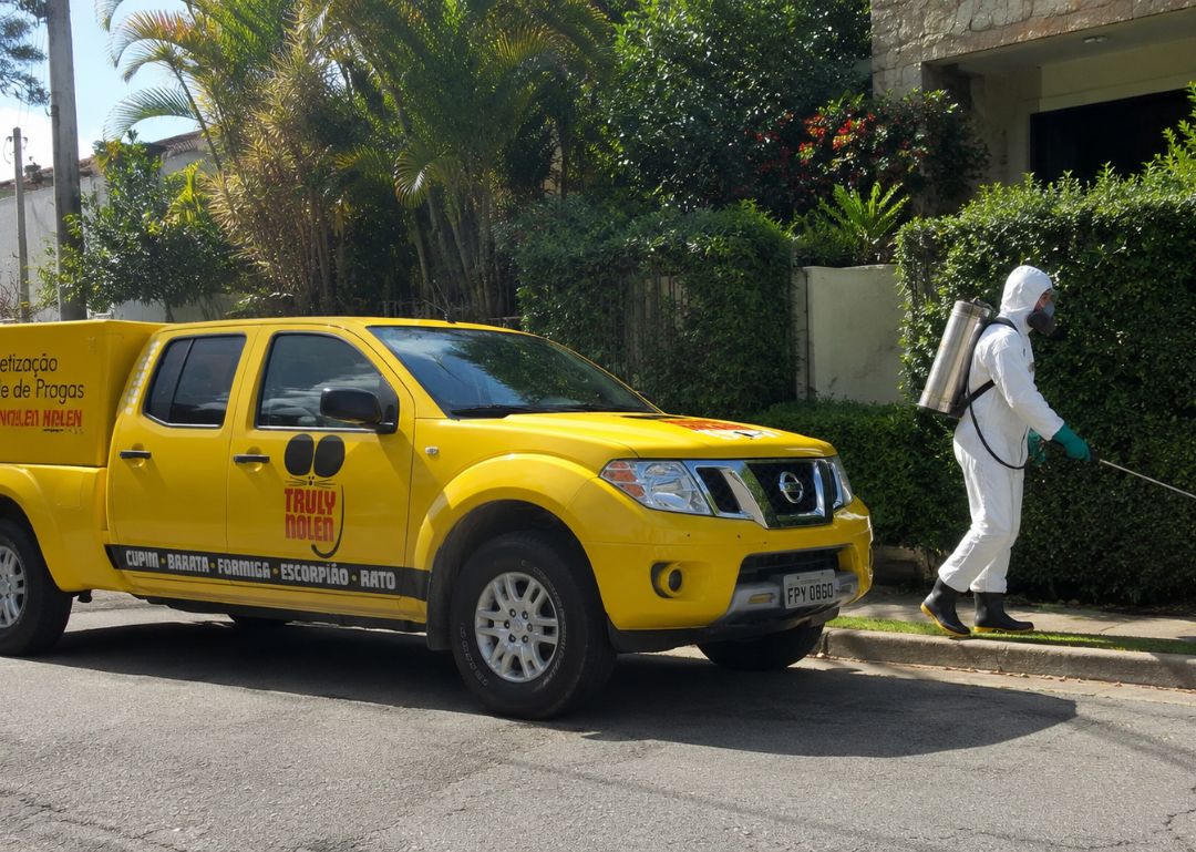 Atendimento comercial de dedetização em Poços de Caldas